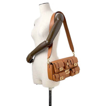 将图像加载到图库查看器中，FENDI Baguette Multi Pocket Brown 8BR808 ABVE FIC6J Leather
