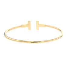 Load image into Gallery viewer, TIFFANY&amp;Co. T-wire Bracelet Size Medium 18K Yellow Gold
