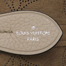 Load image into Gallery viewer, LOUIS VUITTON Blossom GaletM21849 Monogram Mahina Size PM
