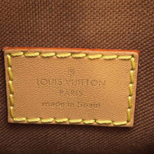 将图像加载到图库查看器中，LOUIS VUITTON Fold Me Pouch BrownM80874 Monogram
