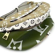 Load image into Gallery viewer, LOUIS VUITTON Bumbag Khaki/White/BeigeM44611 Monogram Monogram Giant
