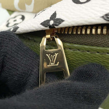 Load image into Gallery viewer, LOUIS VUITTON Bumbag Khaki/White/BeigeM44611 Monogram Monogram Giant
