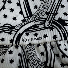 将图像加载到图库查看器中，HERMES Twilly Frill Apron Doll Bandana Eperon d&#39;Or Bandana White/Black Silk100%
