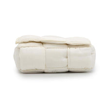 将图像加载到图库查看器中，Bottega Veneta Candy Cassette Padded ShoulderPouch White 691018 Nylon
