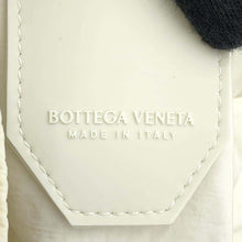 将图像加载到图库查看器中，Bottega Veneta Candy Cassette Padded ShoulderPouch White 691018 Nylon
