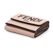 将图像加载到图库查看器中，FENDI Logo compact wallet Pink8M0395 Leather
