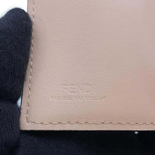 将图像加载到图库查看器中，FENDI Logo compact wallet Pink8M0395 Leather
