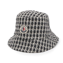 Load image into Gallery viewer, MONCLER Tweed bucket hat Size M Black/Ivory093 3B000 08 596PR Cotton55% Rayon26% Nylon17% Polyester2%
