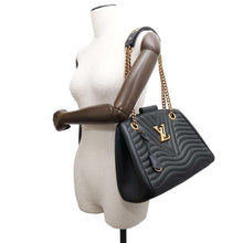 Load image into Gallery viewer, LOUIS VUITTON New Wave Chain ToteBag NoirM51496 Calf Leather
