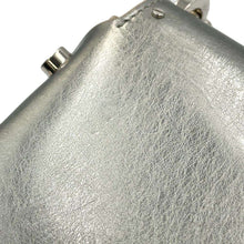 将图像加载到图库查看器中，JIMMY CHOO Rocket Petite ChainShoulder Bag Silver Leather
