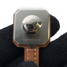 Load image into Gallery viewer, HERMES Key motif pin badge Gold Swift Leather Metal
