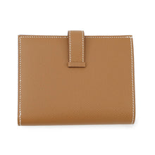 将图像加载到图库查看器中，HERMES Bean compact Gold Epsom
