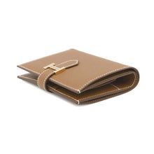 将图像加载到图库查看器中，HERMES Bean compact Gold Epsom

