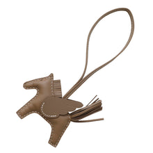 将图像加载到图库查看器中，HERMES Rodeo Pegasus Etoupe Lambskin Size PM
