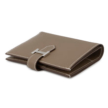 Load image into Gallery viewer, HERMES Bean compact Etoupe Epsom
