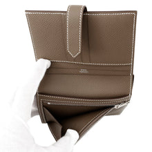 Load image into Gallery viewer, HERMES Bean compact Etoupe Epsom
