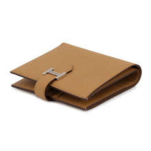 Load image into Gallery viewer, HERMES Bean compact Biscuit Epsom
