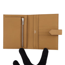 Load image into Gallery viewer, HERMES Bean compact Biscuit Epsom
