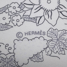Load image into Gallery viewer, HERMES Carre Brides de Gala en Fleurs Size 90 Ebene/Blanc/Grease Silk100%
