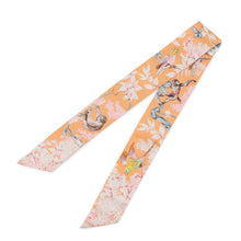 Load image into Gallery viewer, HERMES Twilly EQUATEUR Directly below the equator Apricot/Crème/Propcolor Silk100%
