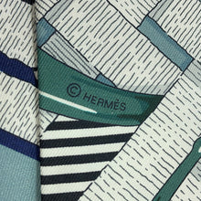 将图像加载到图库查看器中，HERMES Twilly MORS A JOUETS CHEMISE horse bit Caban/Vert/Blanc Silk100%

