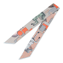 将图像加载到图库查看器中，HERMES Twilly Cavalier en Form Silk HERMES Fall/Winter 2024 Blue・Pearl/Corail/Gray Silk100%
