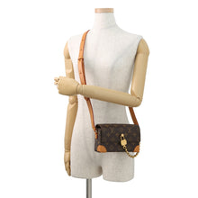 将图像加载到图库查看器中，LOUIS VUITTON Steamer Wearable Wallet BrownM14738 Monogram
