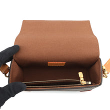 将图像加载到图库查看器中，LOUIS VUITTON Steamer Wearable Wallet BrownM14738 Monogram
