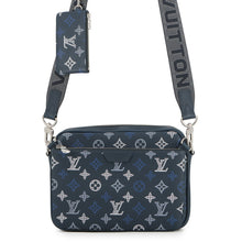 将图像加载到图库查看器中，LOUIS VUITTON Trio Messenger Navy BlueM28618 Monogram Shadow
