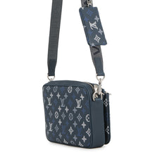 将图像加载到图库查看器中，LOUIS VUITTON Trio Messenger Navy BlueM28618 Monogram Shadow
