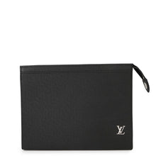 将图像加载到图库查看器中，LOUIS VUITTON Pochette Voyage NoirM30450 Taiga Leather・Leather
