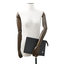 将图像加载到图库查看器中，LOUIS VUITTON Pochette Voyage NoirM30450 Taiga Leather・Leather

