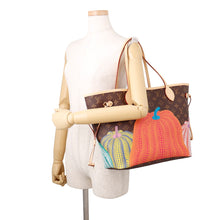 将图像加载到图库查看器中，LOUIS VUITTON LV x YK Neverfull Pumpkin MulticolorM46468 Monogram Size MM
