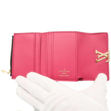 Load image into Gallery viewer, LOUIS VUITTON Portefeuille Capucine NoirM68587 Taurillon
