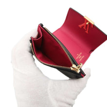 Load image into Gallery viewer, LOUIS VUITTON Portefeuille Capucine NoirM68587 Taurillon
