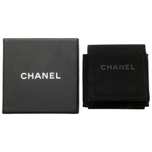 Load image into Gallery viewer, CHANEL CC Logo Pearl Swing Earring Silver Metal
