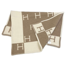 Load image into Gallery viewer, HERMES Blanket Avalon Noisette Moyen/White Wool 90% Cashmere10%

